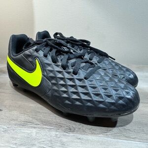 Nike Tiempo Legend Soccer Shoes Youth 3.5Y Black Leather Green Cleats
